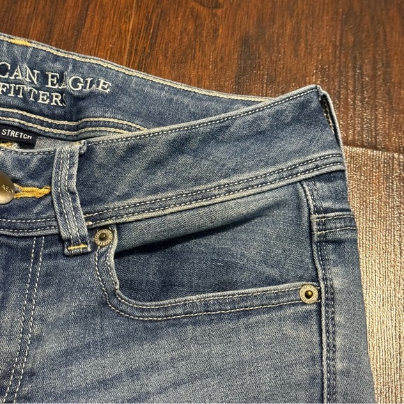 American Eagle Outfitters Stretch Denim Kick Boot Light Blue Flare Jeans 4 Short - Picture 8 of 13